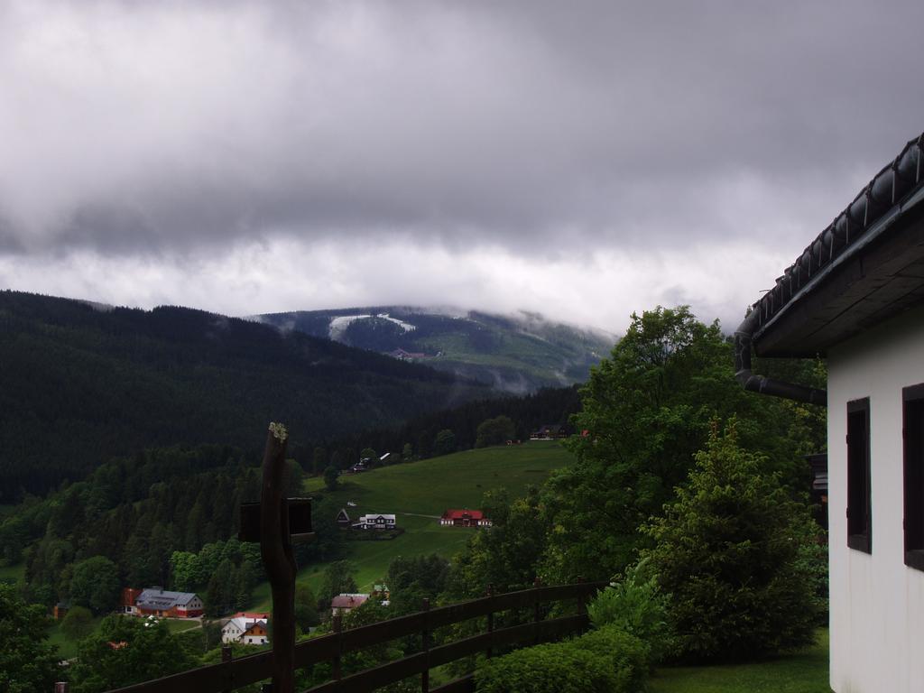 Penzion Kobr Pec pod Sněžkou Buitenkant foto
